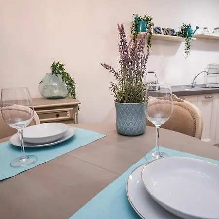 Romantic Benaco Апартаменти