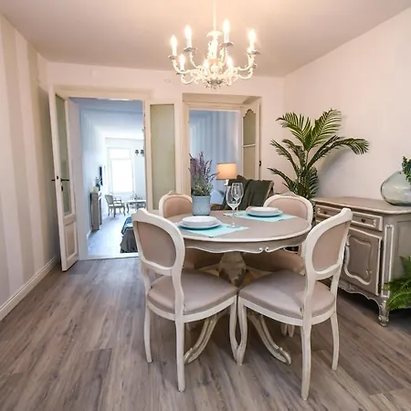 Апартаменти Romantic Benaco
