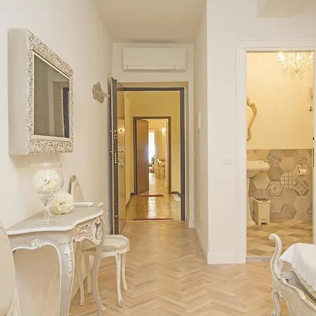 Romantic Benaco Апартаменти Сало